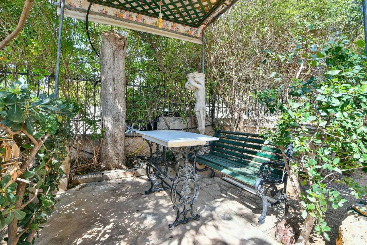 Light-Filled Home With Garden Near Beach 阿纳维索斯 外观 照片