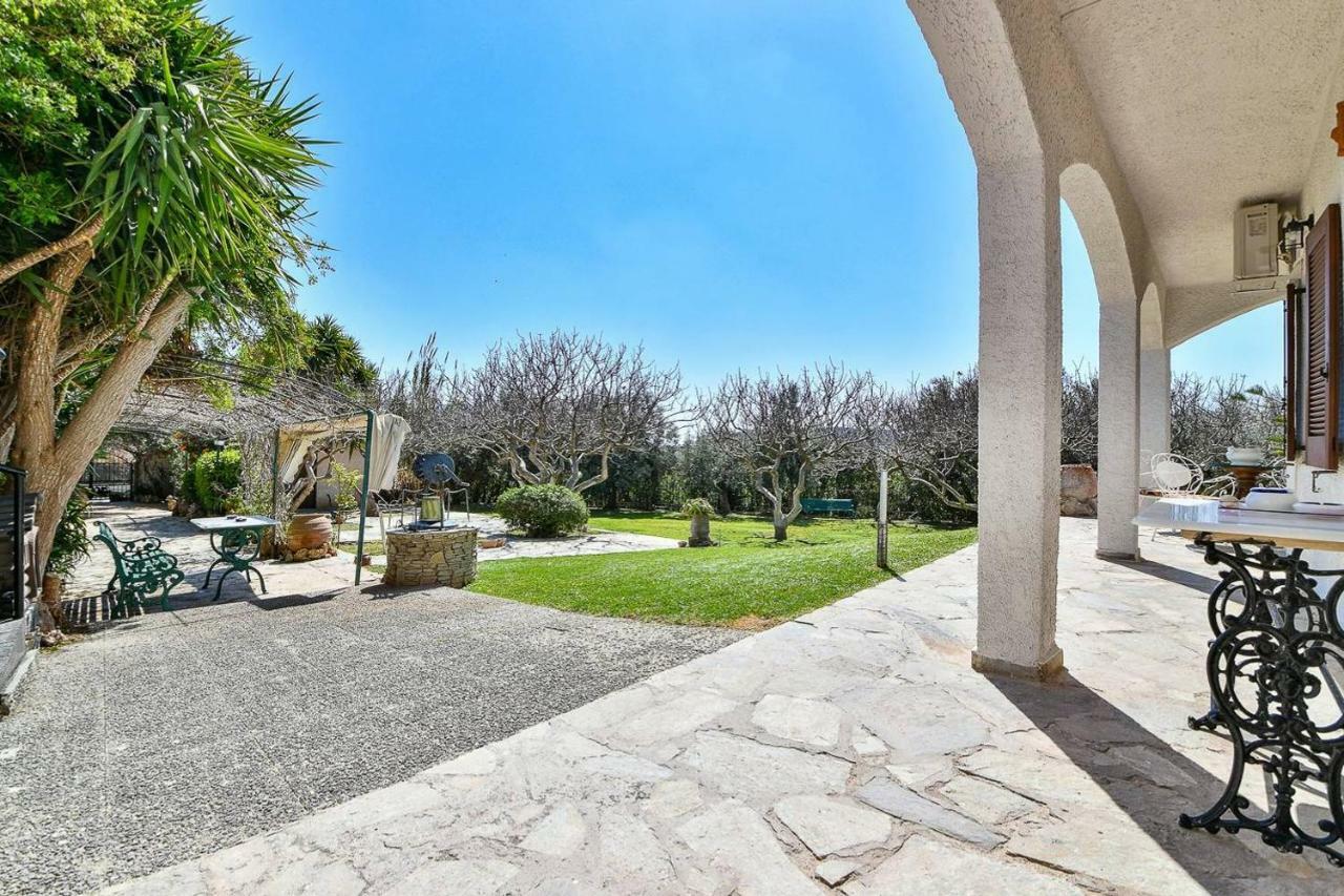 Light-Filled Home With Garden Near Beach 阿纳维索斯 外观 照片